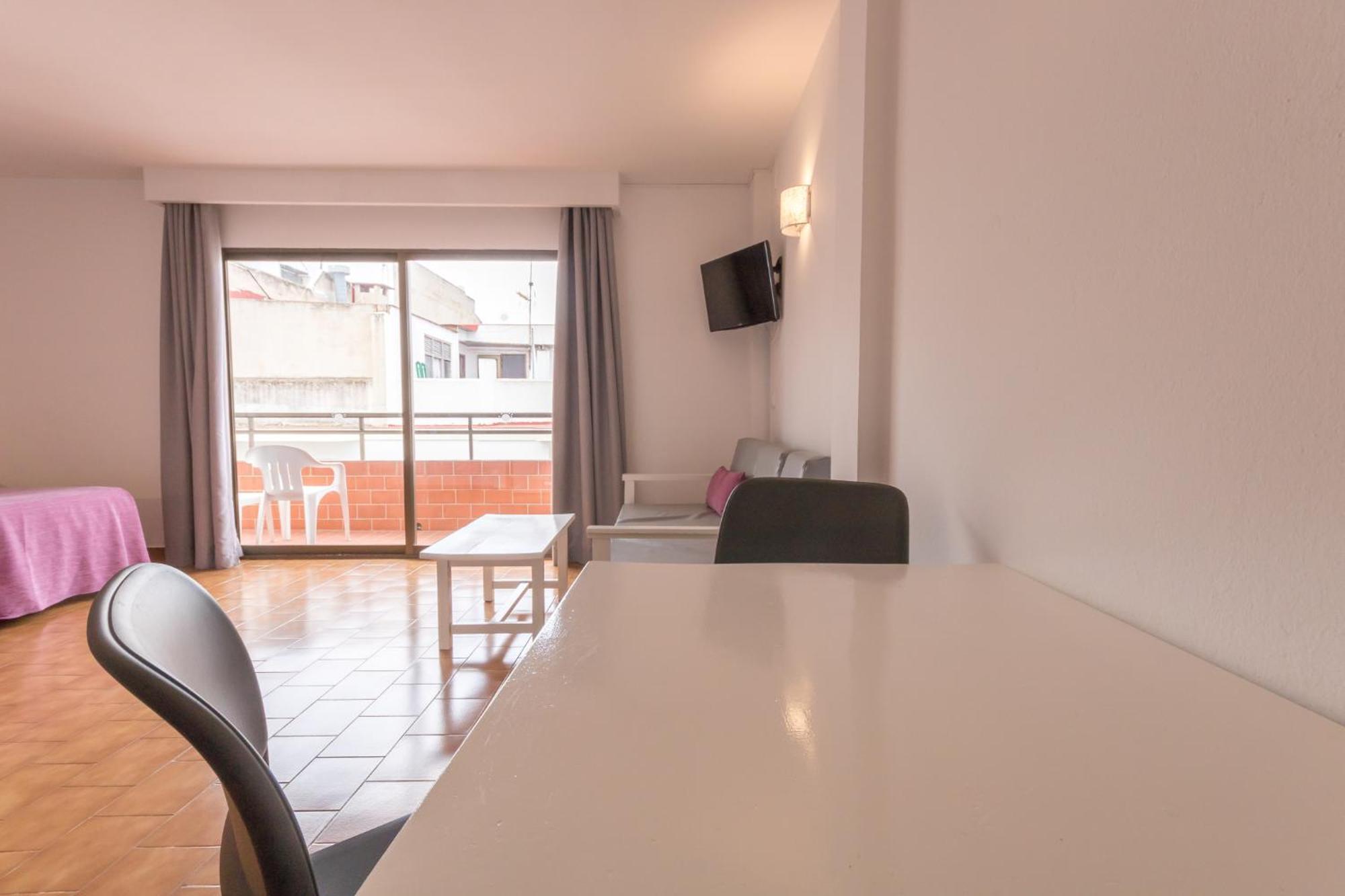 Sant Antoni de Portmany Apartamentos Orosol 2 By Typic Hotels חדר תמונה