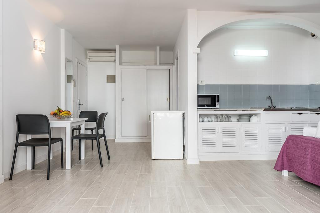 Sant Antoni de Portmany Apartamentos Orosol 2 By Typic Hotels מראה חיצוני תמונה
