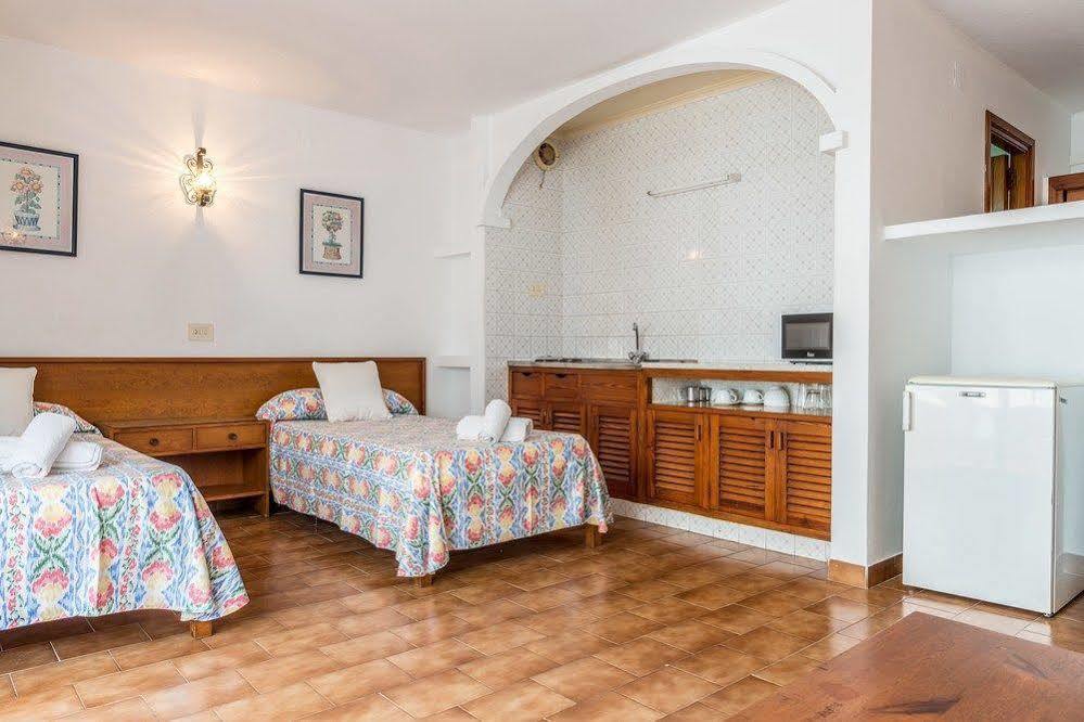 Sant Antoni de Portmany Apartamentos Orosol 2 By Typic Hotels מראה חיצוני תמונה