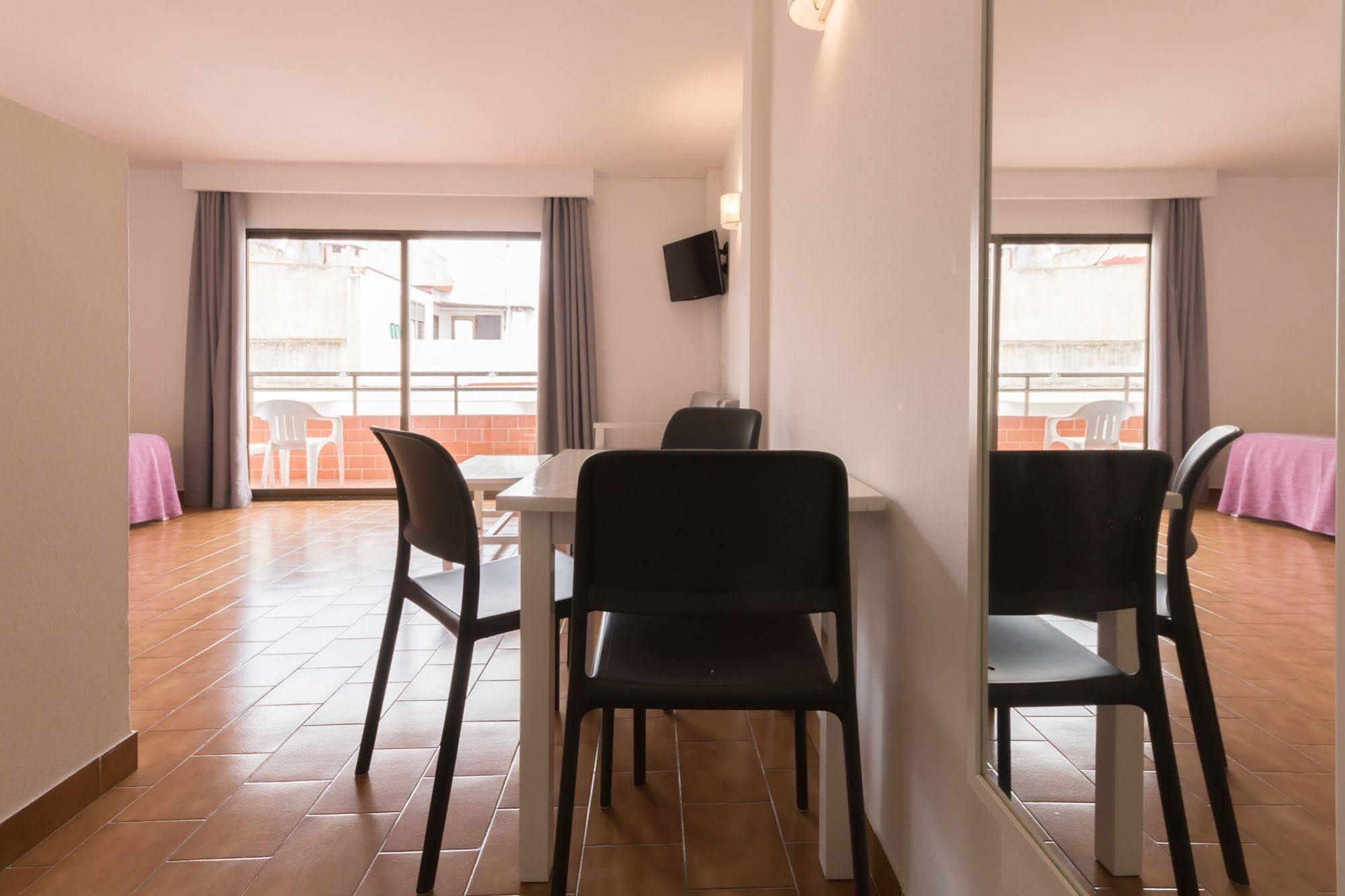 Sant Antoni de Portmany Apartamentos Orosol 2 By Typic Hotels מראה חיצוני תמונה