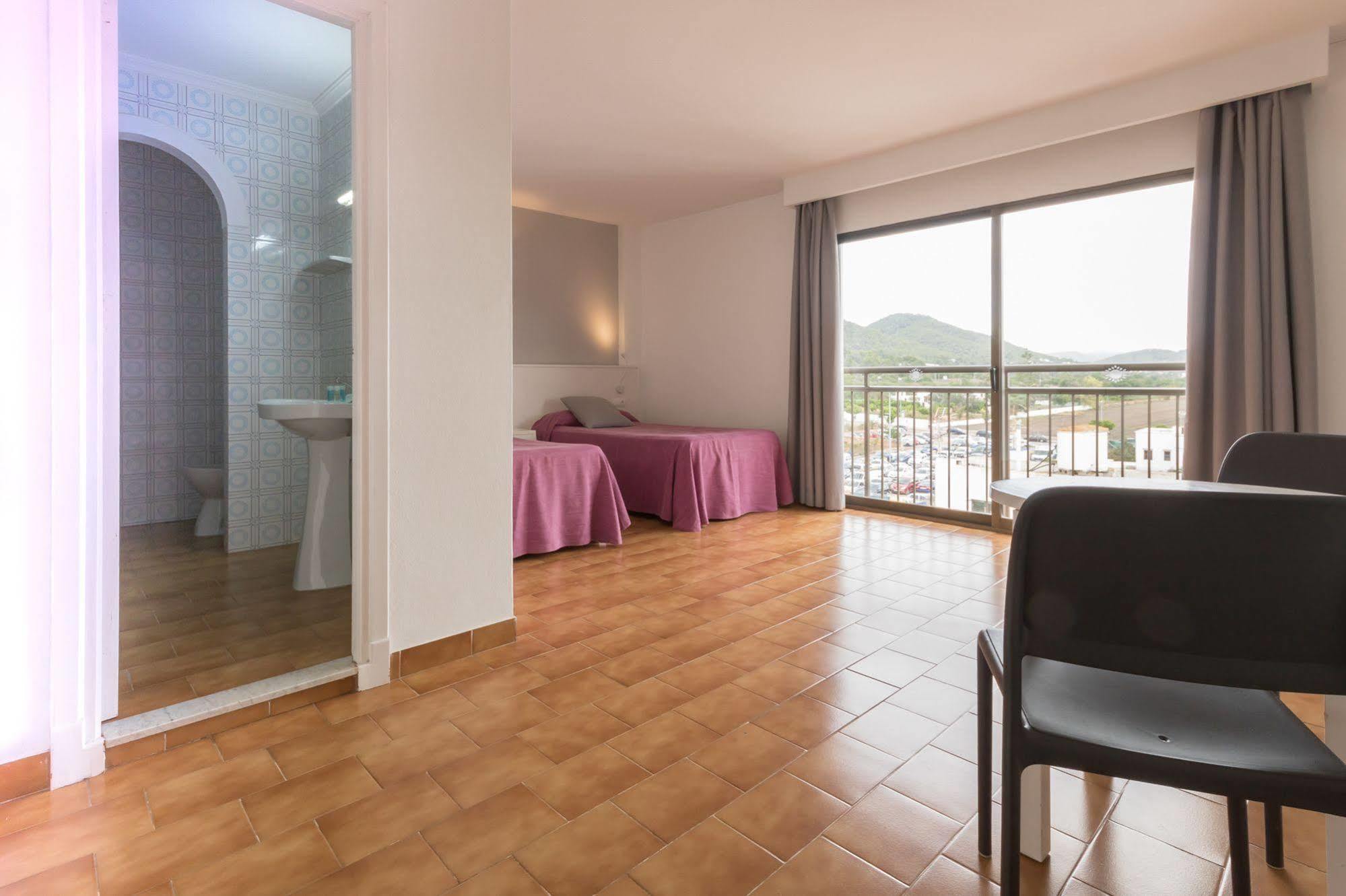 Sant Antoni de Portmany Apartamentos Orosol 2 By Typic Hotels מראה חיצוני תמונה