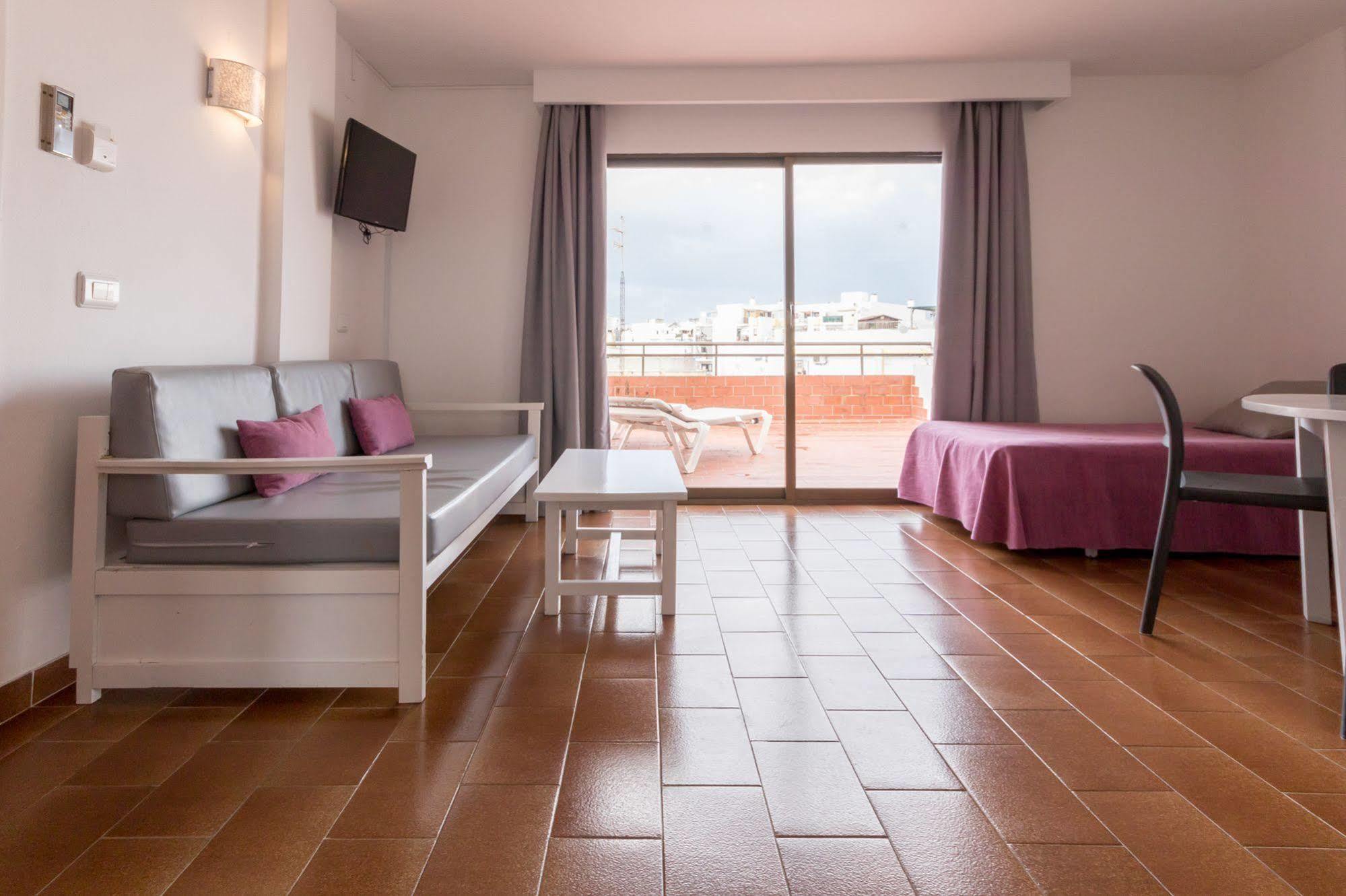 Sant Antoni de Portmany Apartamentos Orosol 2 By Typic Hotels מראה חיצוני תמונה
