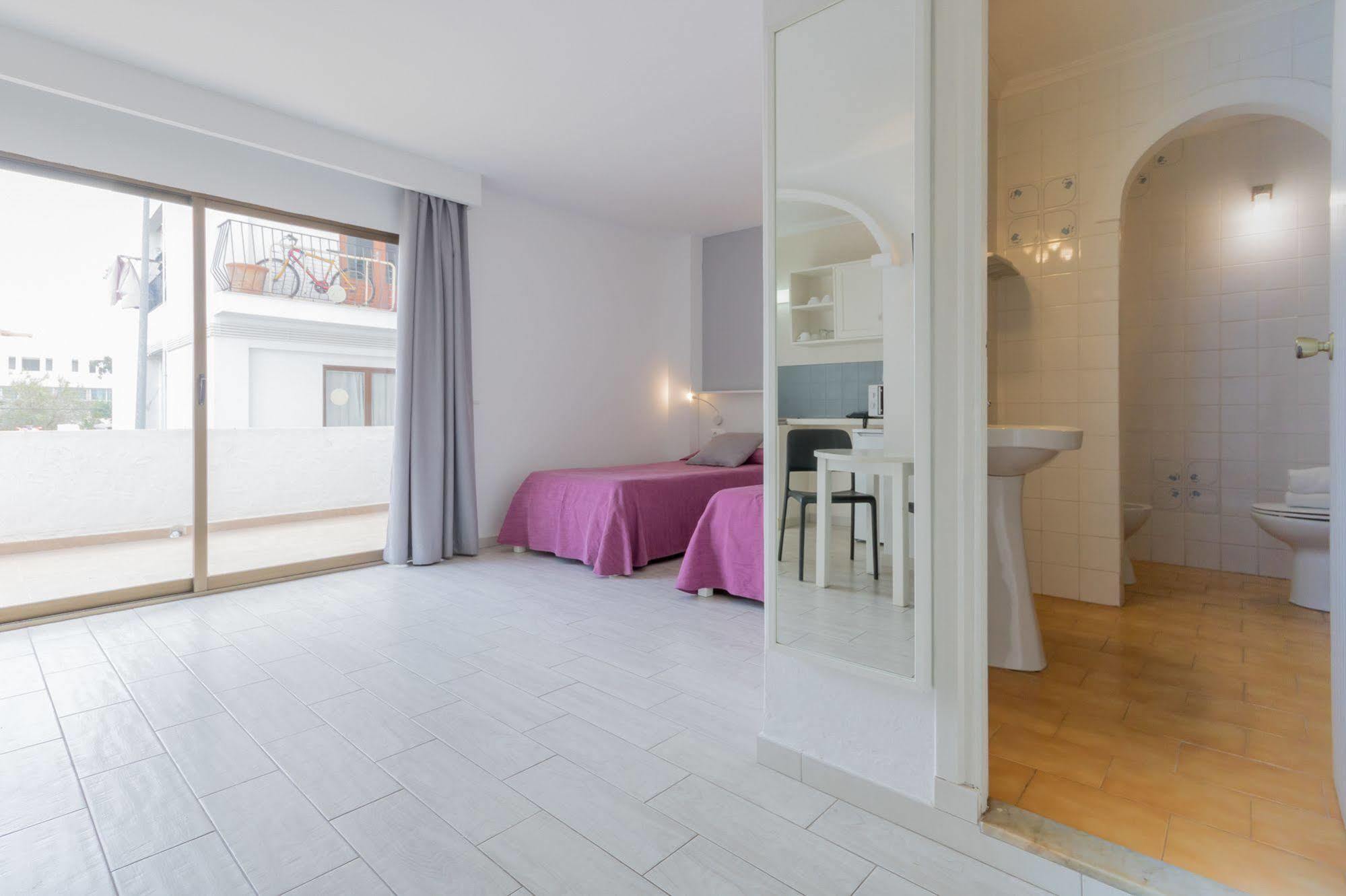 Sant Antoni de Portmany Apartamentos Orosol 2 By Typic Hotels מראה חיצוני תמונה