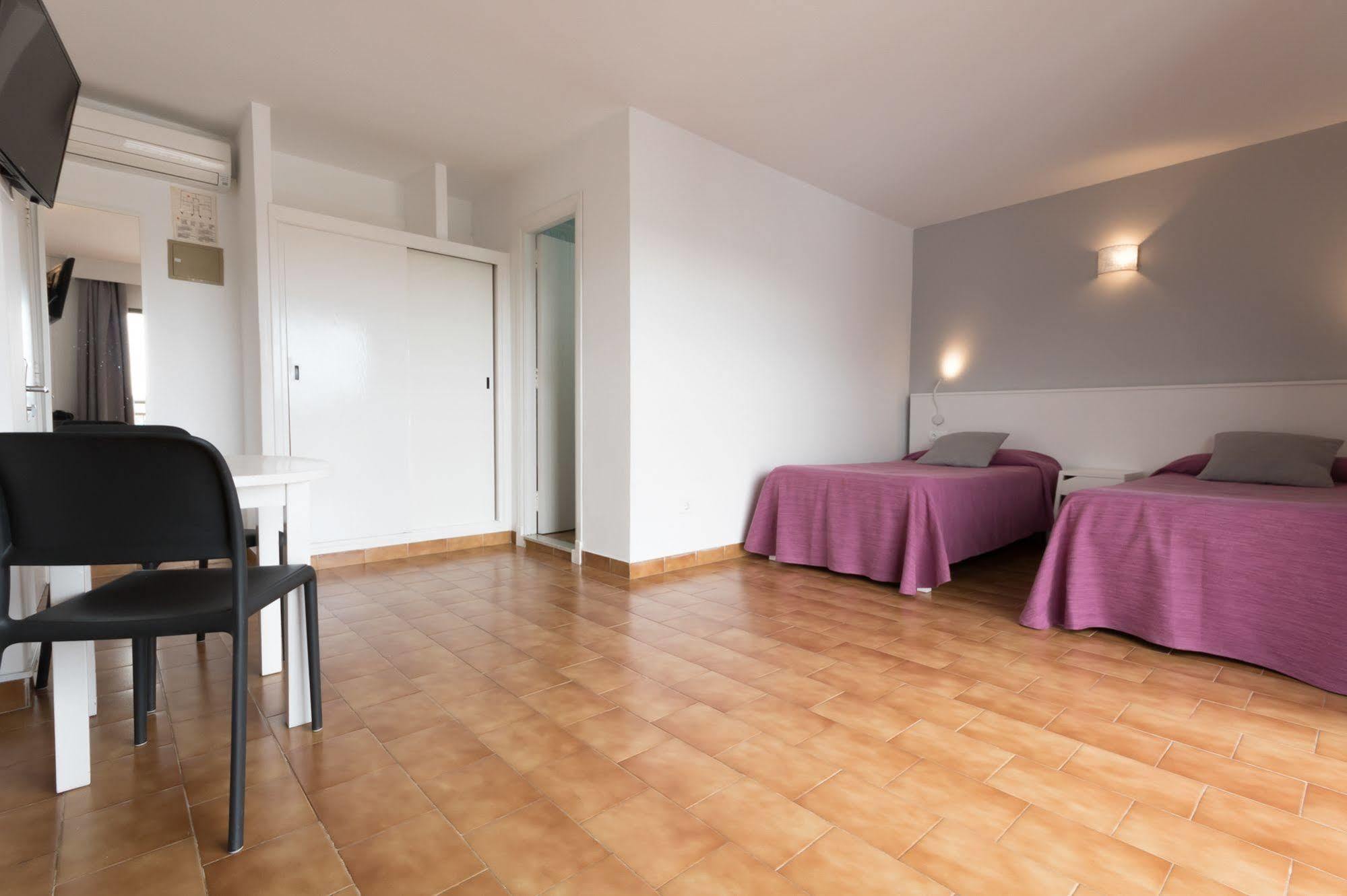 Sant Antoni de Portmany Apartamentos Orosol 2 By Typic Hotels מראה חיצוני תמונה