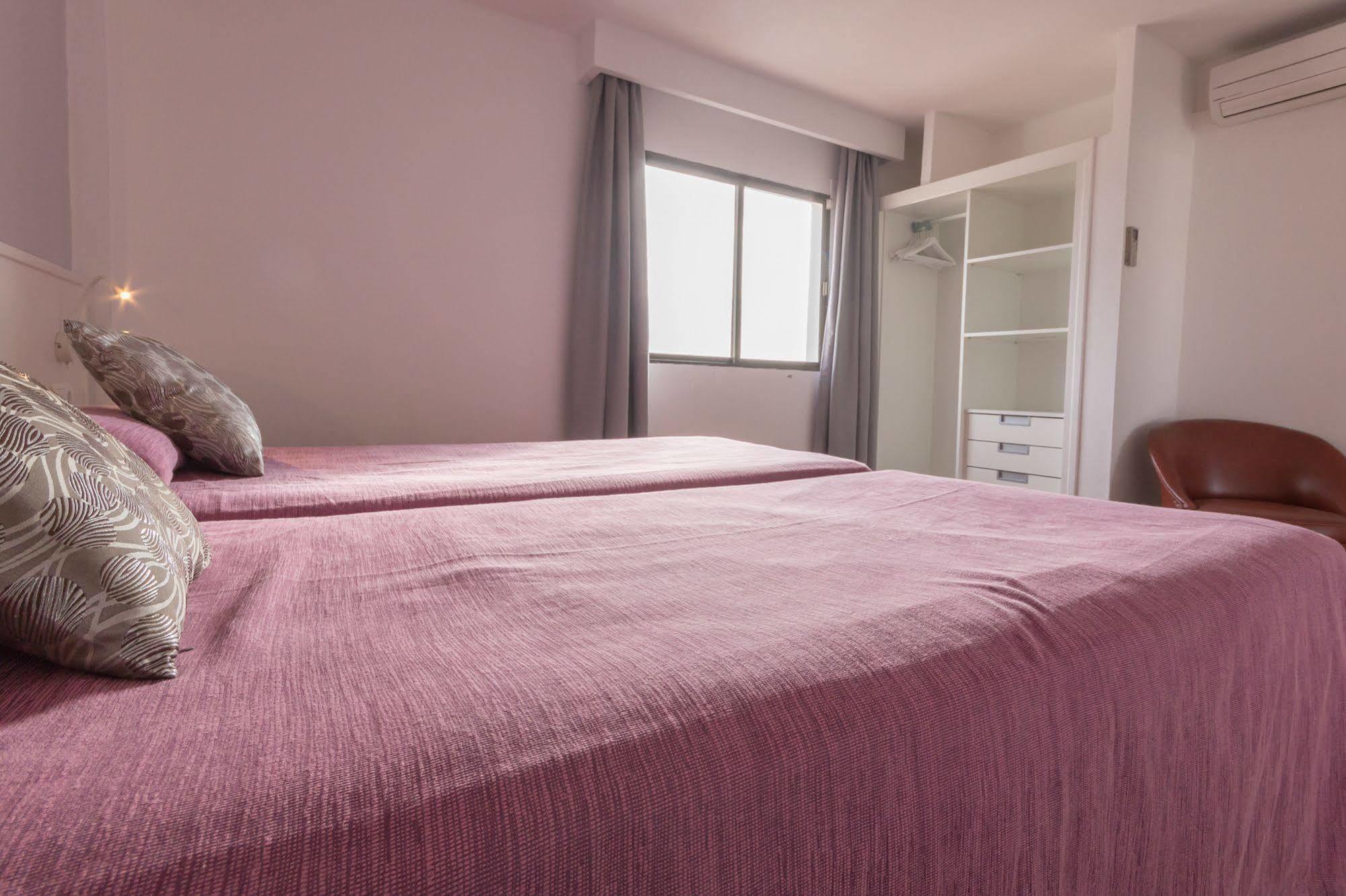 Sant Antoni de Portmany Apartamentos Orosol 2 By Typic Hotels מראה חיצוני תמונה