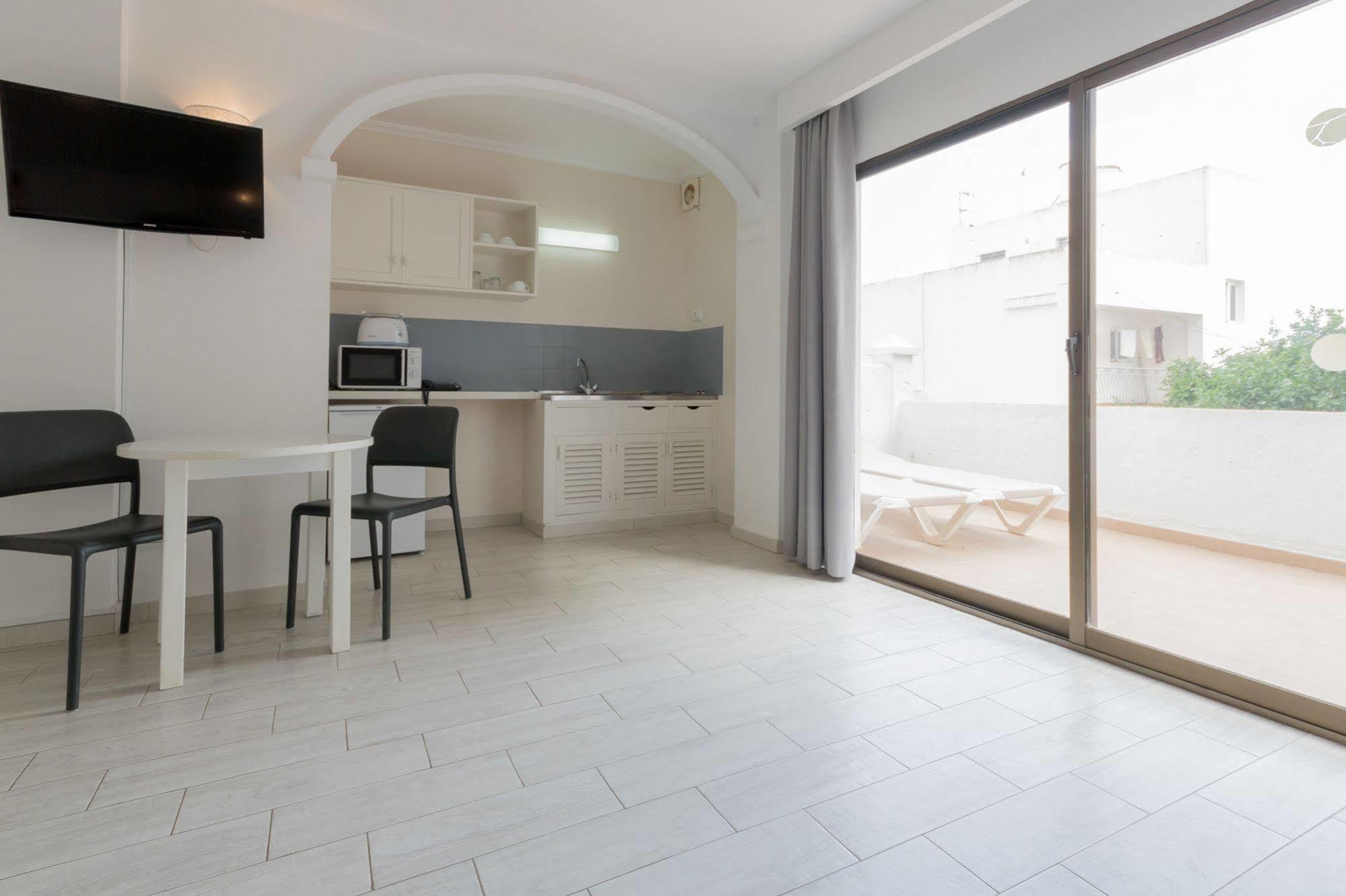 Sant Antoni de Portmany Apartamentos Orosol 2 By Typic Hotels מראה חיצוני תמונה