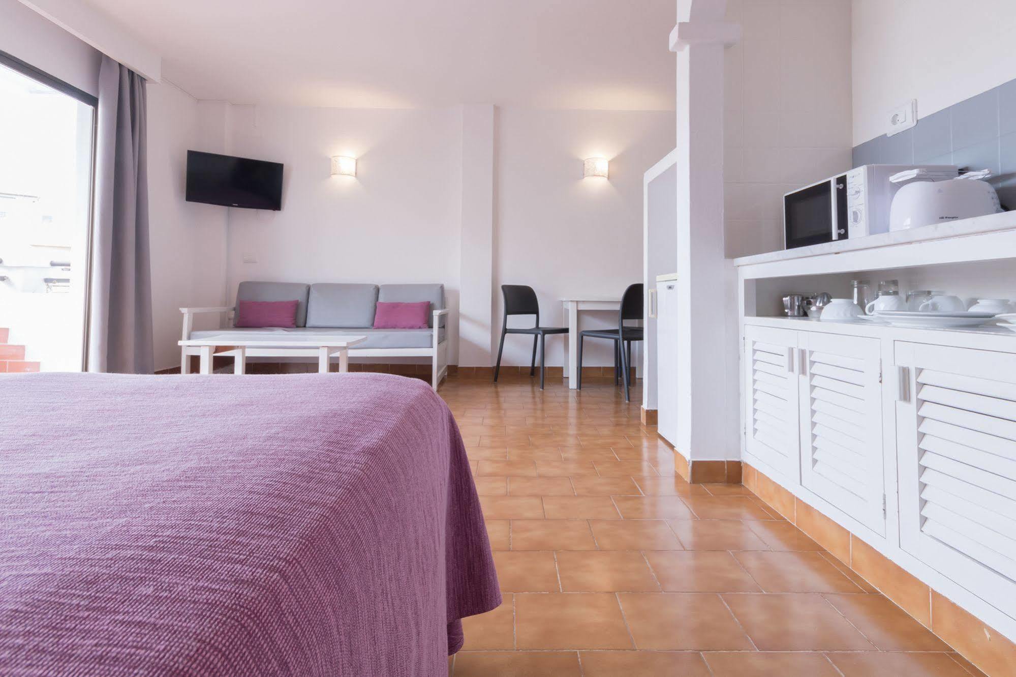 Sant Antoni de Portmany Apartamentos Orosol 2 By Typic Hotels מראה חיצוני תמונה