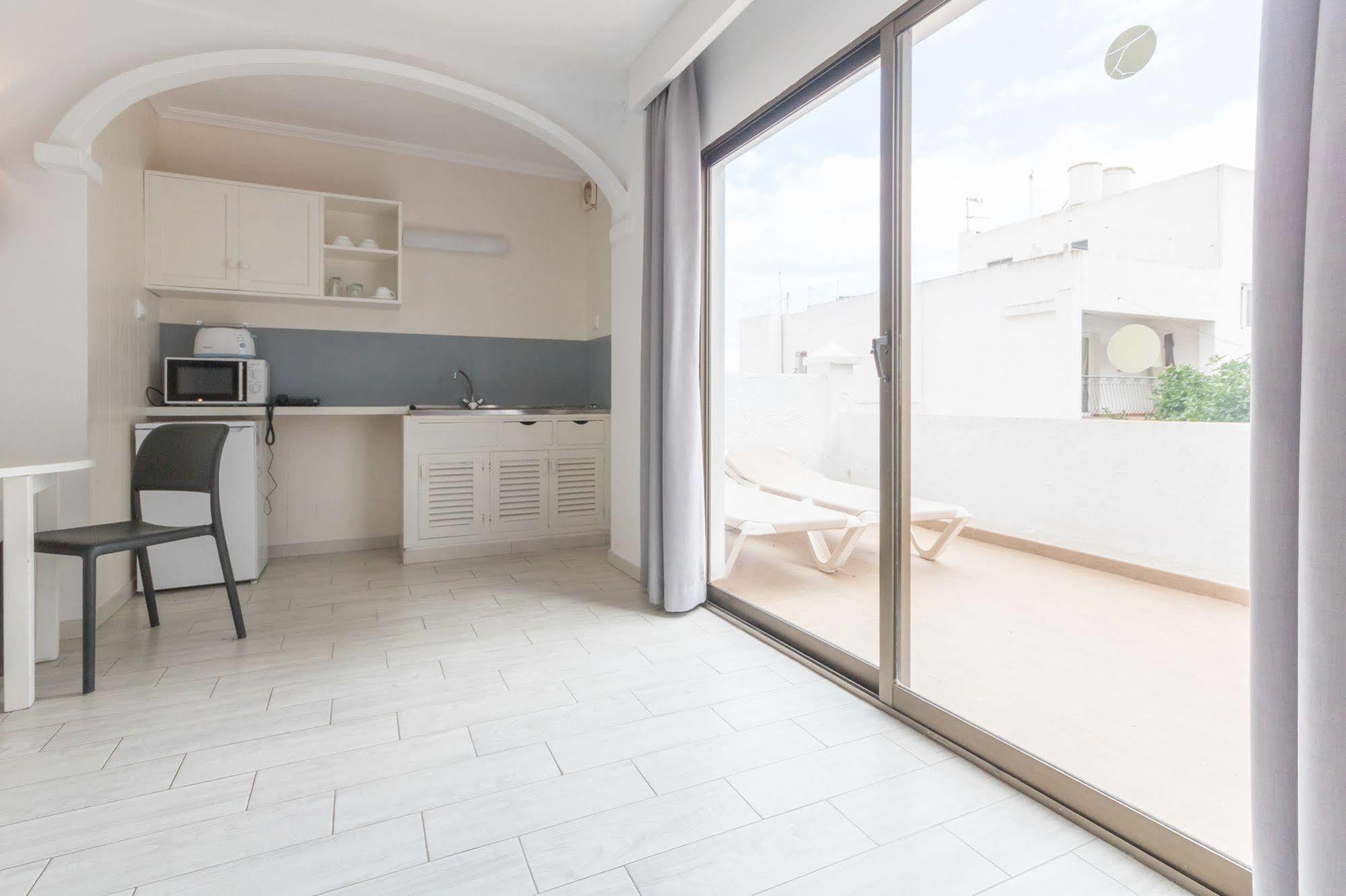 Sant Antoni de Portmany Apartamentos Orosol 2 By Typic Hotels מראה חיצוני תמונה